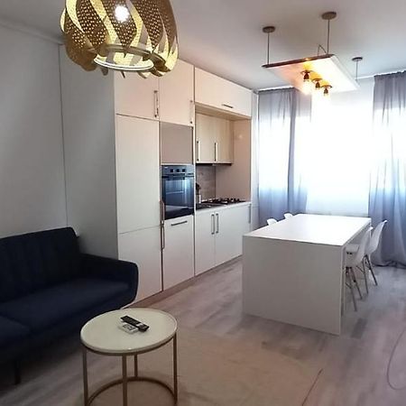 Preciziei 1Br Luxury Apartment With Fast Wifi, Self Check In And Parking Bucareste Exterior foto