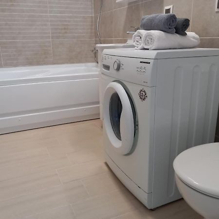 Preciziei 1Br Luxury Apartment With Fast Wifi, Self Check In And Parking Bucareste Exterior foto