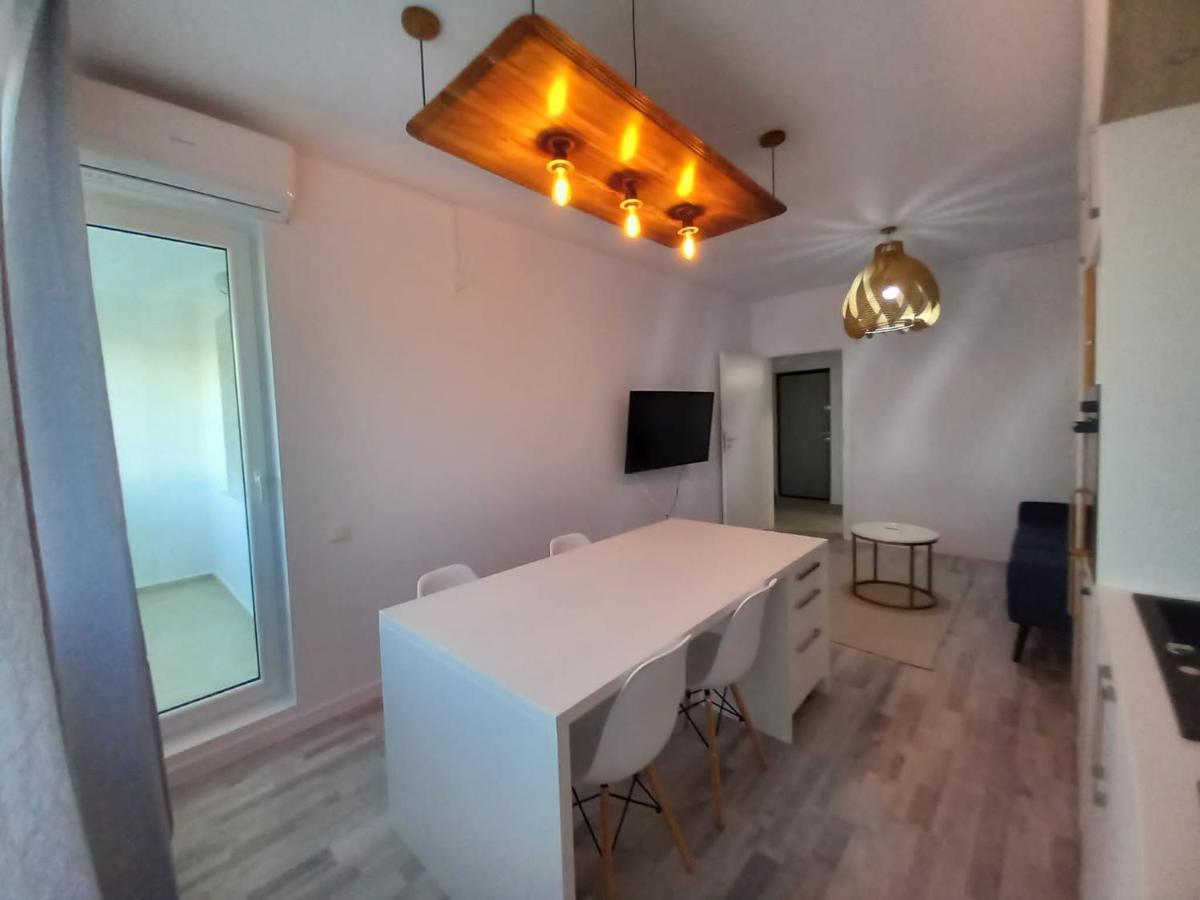 Preciziei 1Br Luxury Apartment With Fast Wifi, Self Check In And Parking Bucareste Exterior foto
