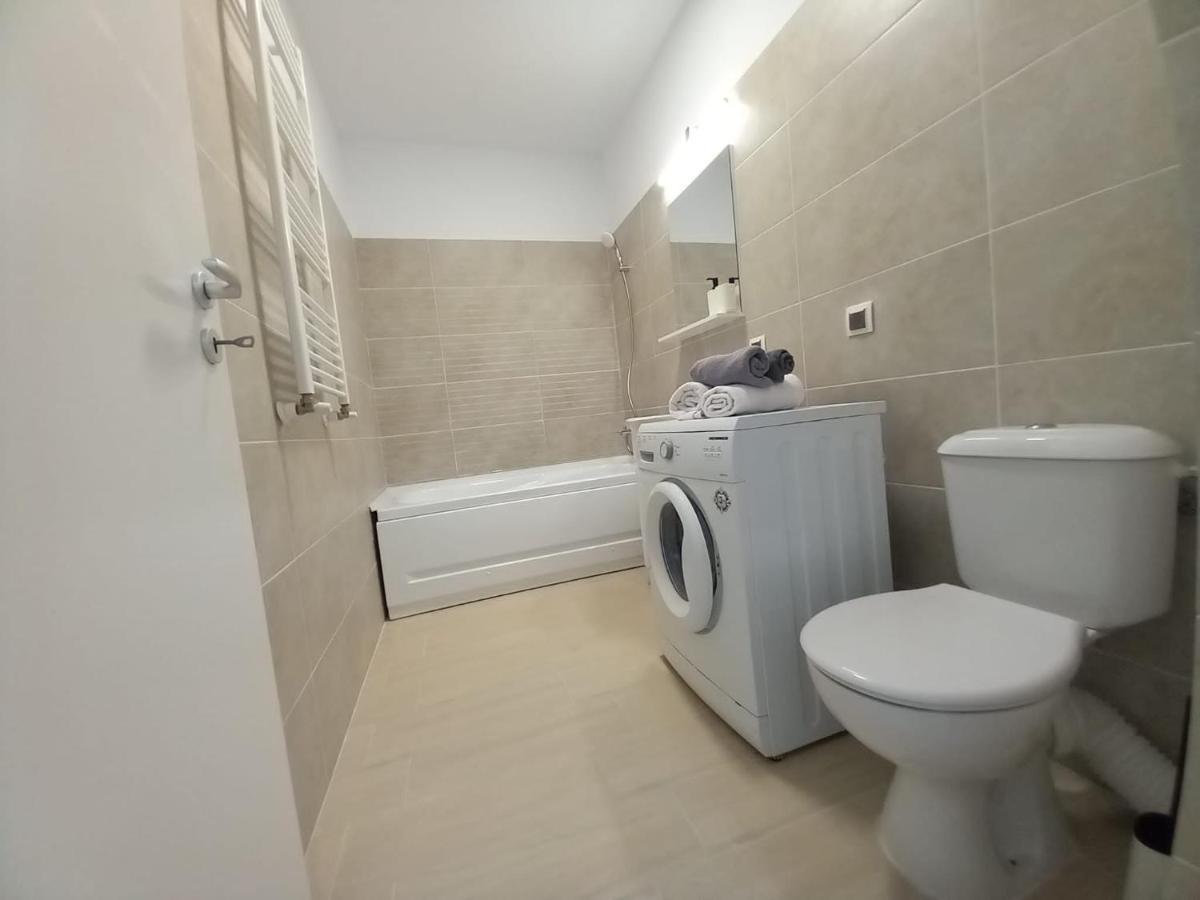 Preciziei 1Br Luxury Apartment With Fast Wifi, Self Check In And Parking Bucareste Exterior foto